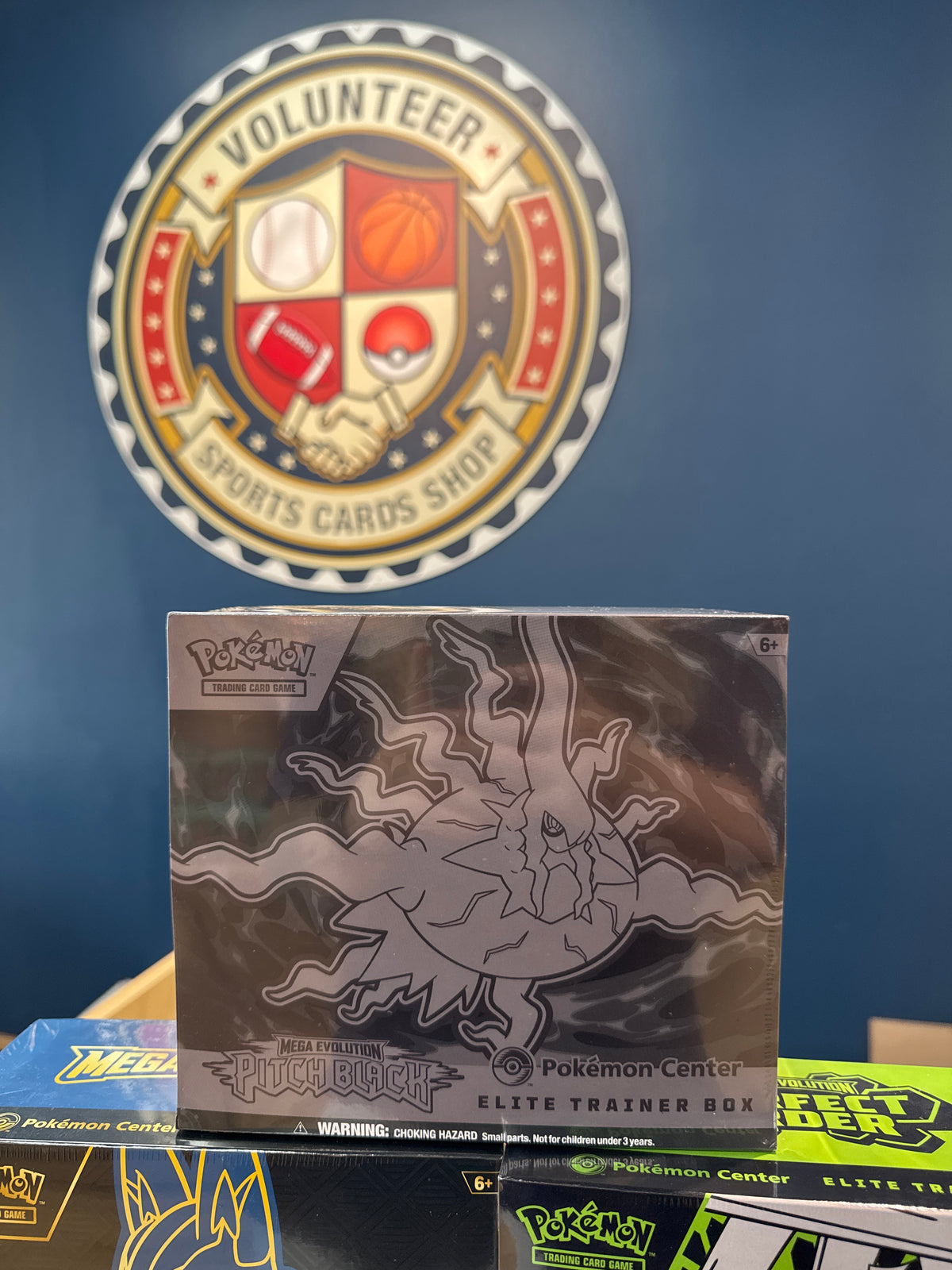 Pitch Black Center ETB
