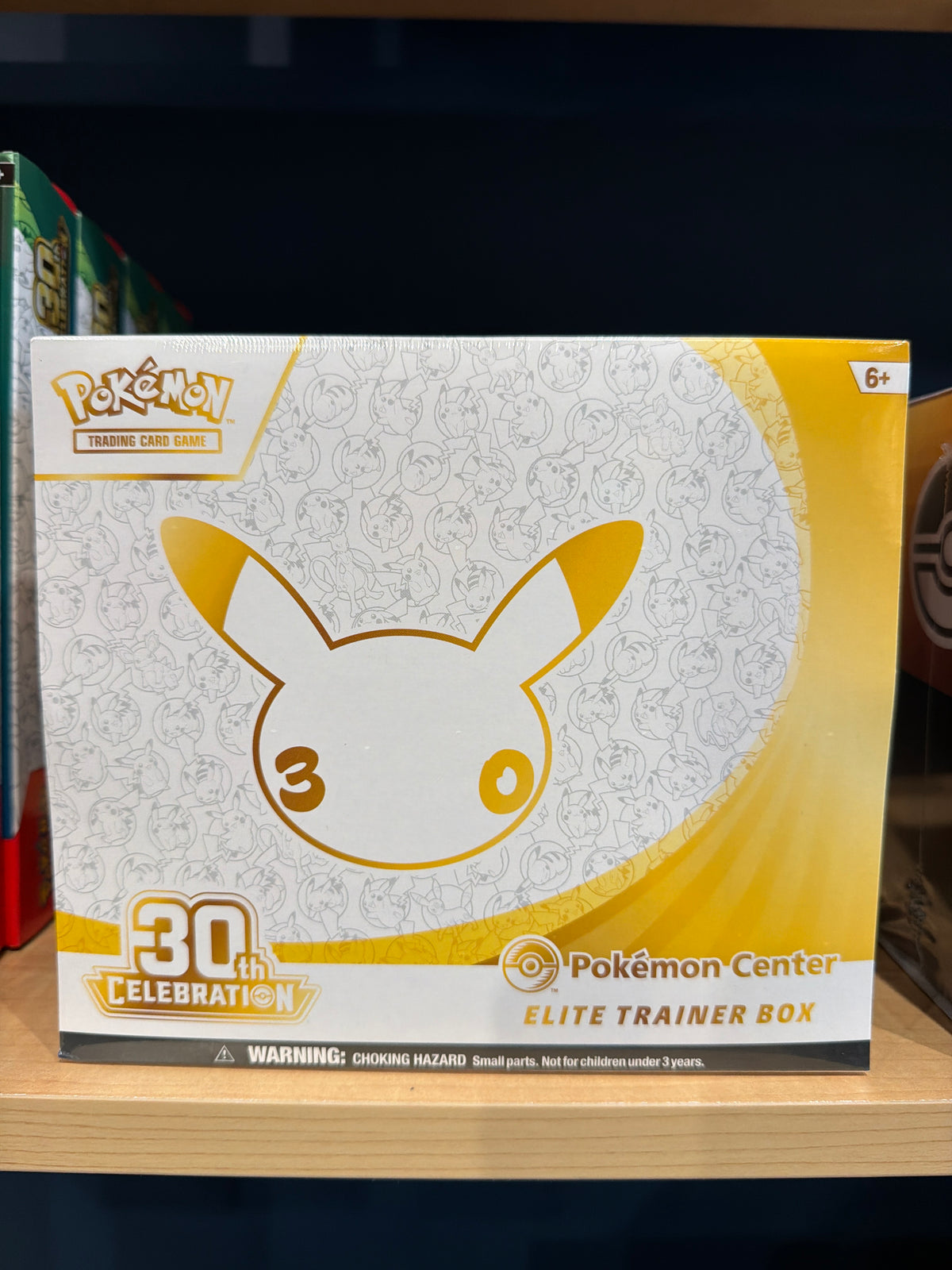 30TH CELEBRATION POKEMON CENTER ETB