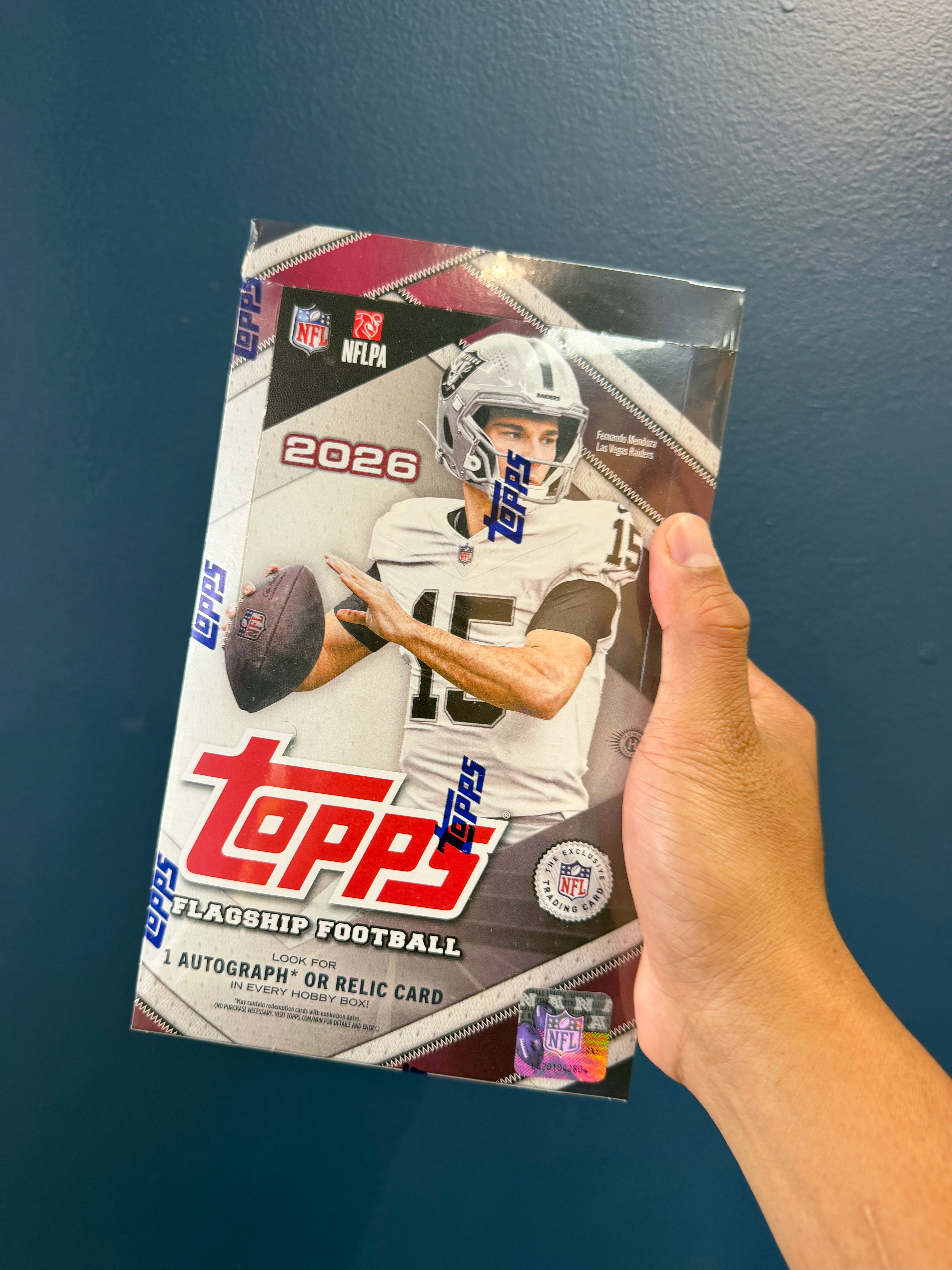 2026 TOPPS FLAGSHIP HOBBY BOX FOOTBALL